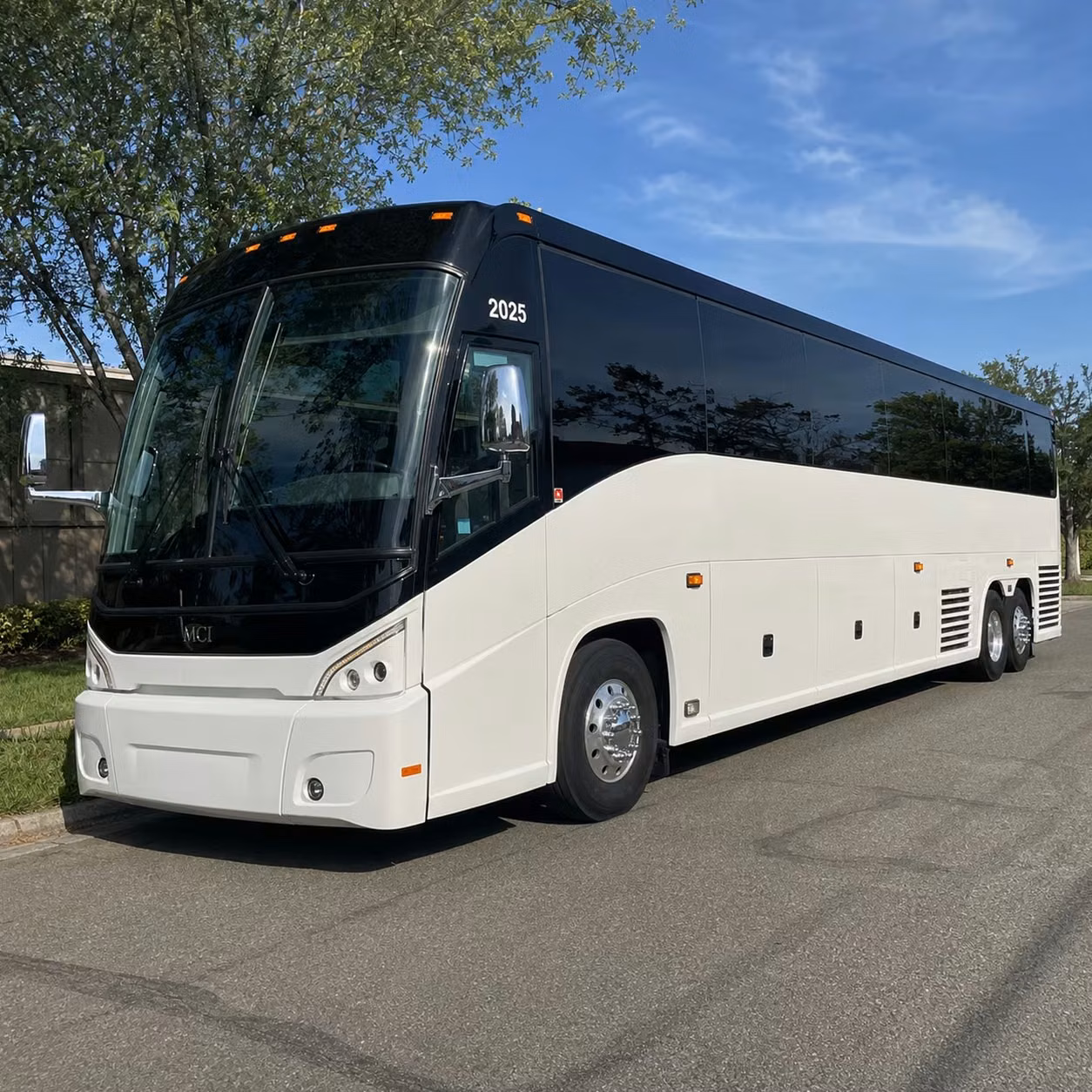 sandy springs groups heading to savannah have the perfect long distance bus option