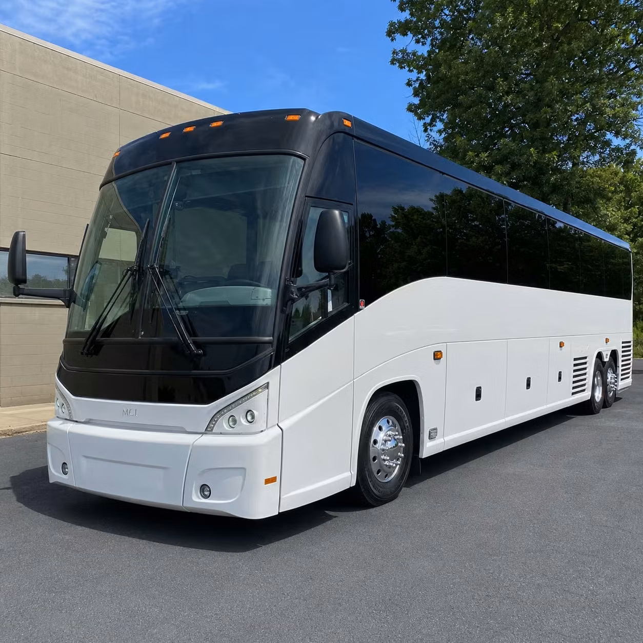 sandy springs to nashville long distance bus rentals for concert groups and fan trips